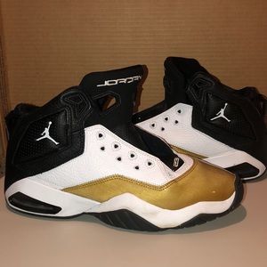 Jordan’s youth size 9